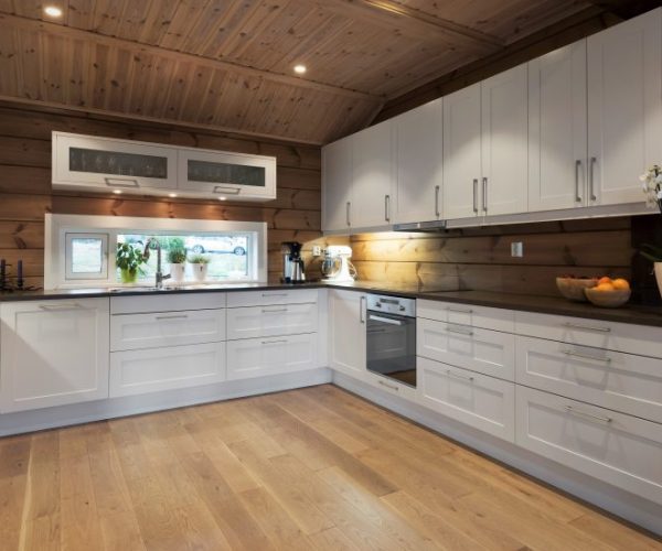 Cuisin-dune-maison-dAito-Maison-en-Bois-860x550